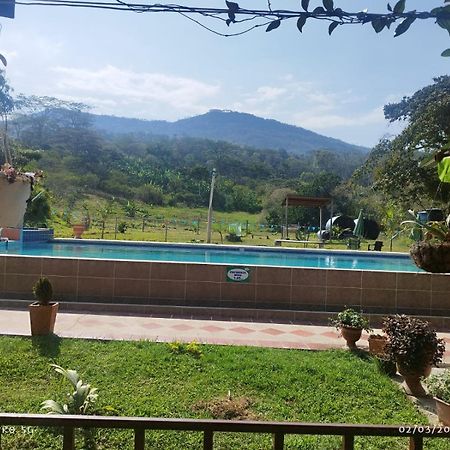 Hotel Campestre La Fuente - Piscina Moniquira Bagian luar foto